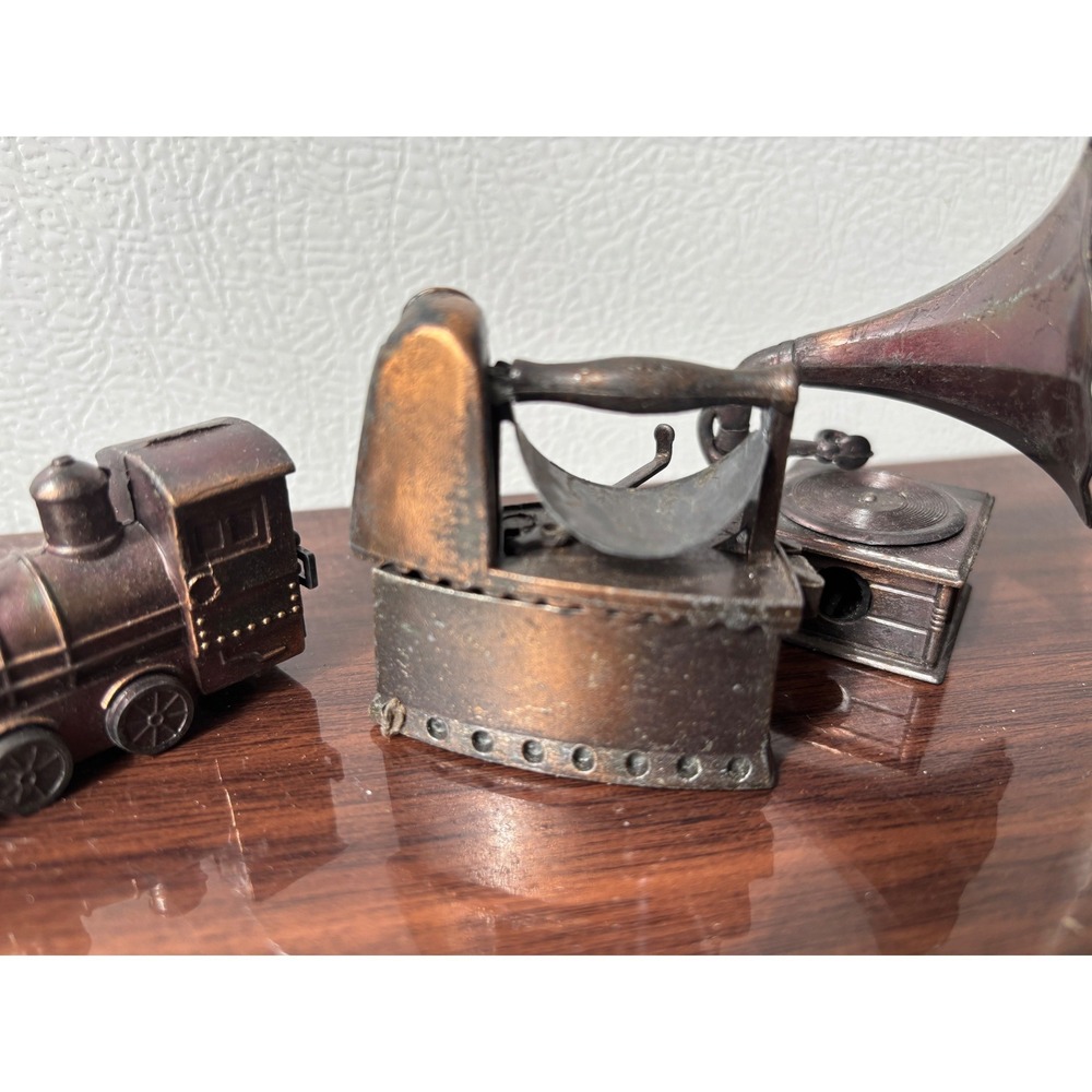 Vintage Die Cast Metal Pencil Sharpener Lot Train Gramophone Iron Miniature - Picture 3 of 6